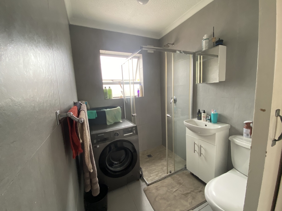 To Let 2 Bedroom Property for Rent in Muizenberg Western Cape
